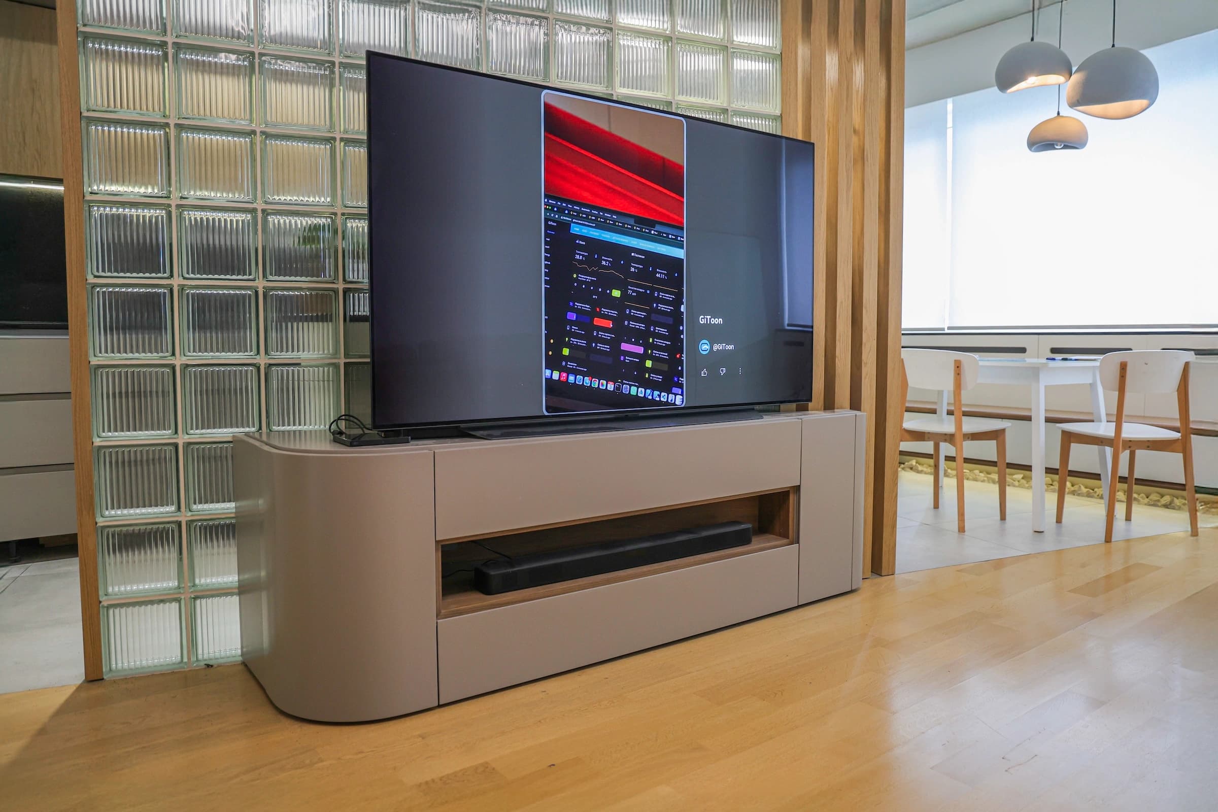 Давит Анхахт